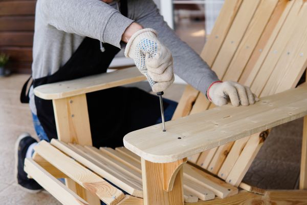 Patio Chair Assembly in Auburn